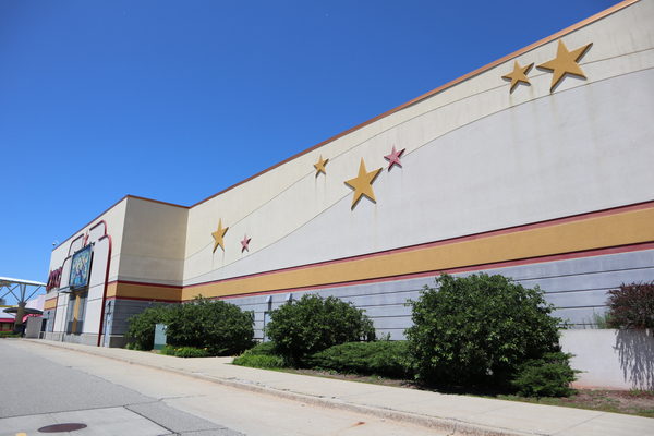 AMC Star Great Lakes Crossing 25 - June 16 2022 Photo